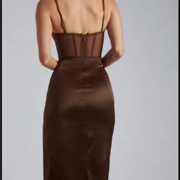 Strap, Side Split Corset Midi Dress Size XS by Meshki - Picture 2 of 4